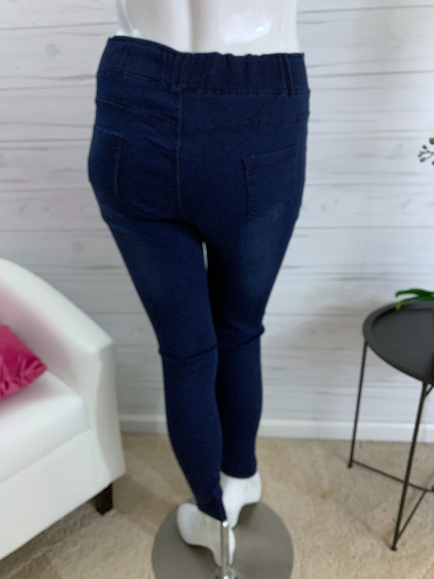 Lea dark wash Non distressed jeggings 17